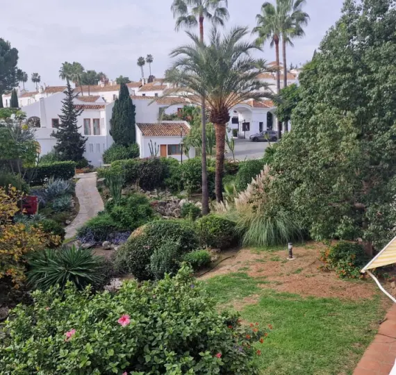 Продажа апартаментов на среднем этаже в Nueva Andalucía