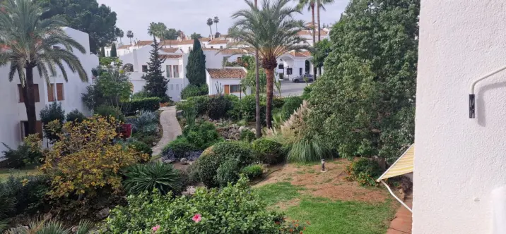 Продажа апартаментов на среднем этаже в Nueva Andalucía 0