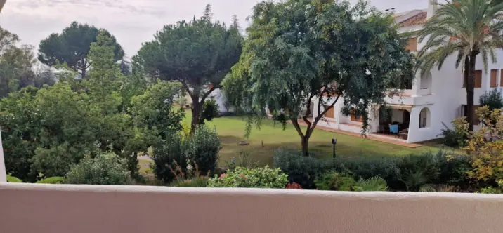 Продажа апартаментов на среднем этаже в Nueva Andalucía 2