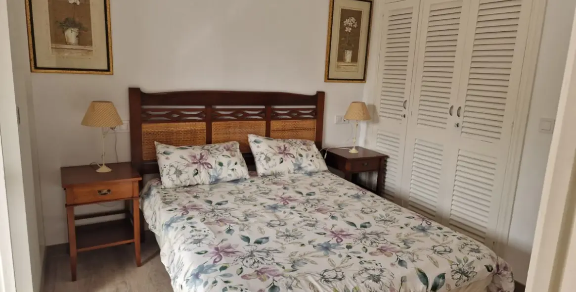 Venta de apartamento en planta media en Nueva Andalucía 4