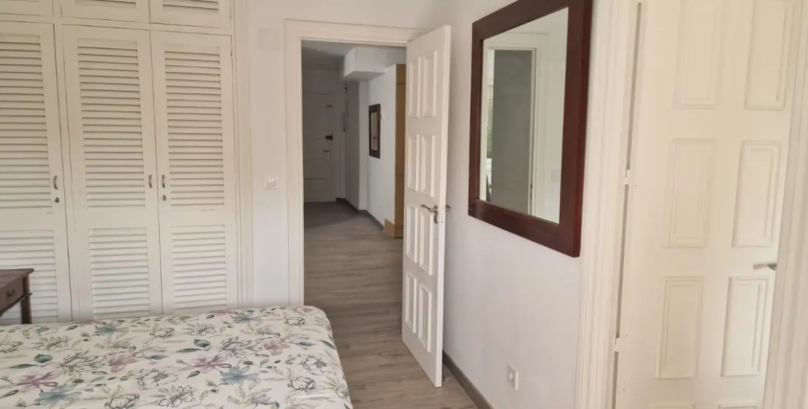 Venta de apartamento en planta media en Nueva Andalucía 6