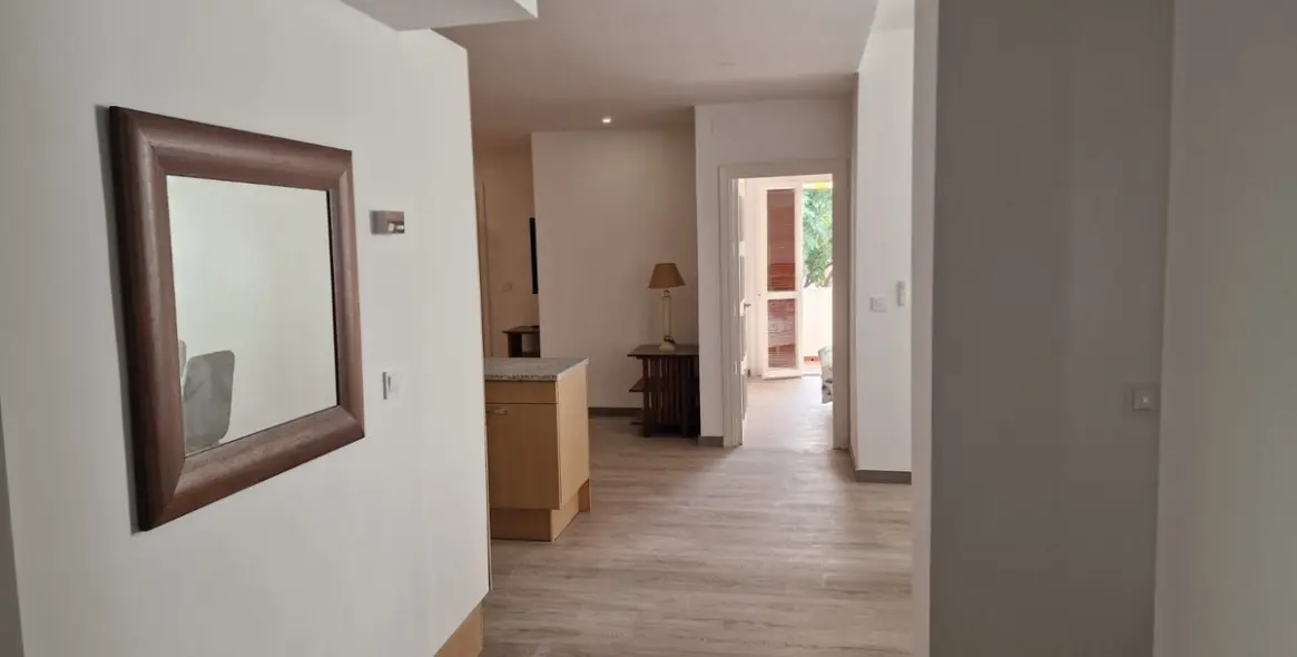 Venta de apartamento en planta media en Nueva Andalucía 15