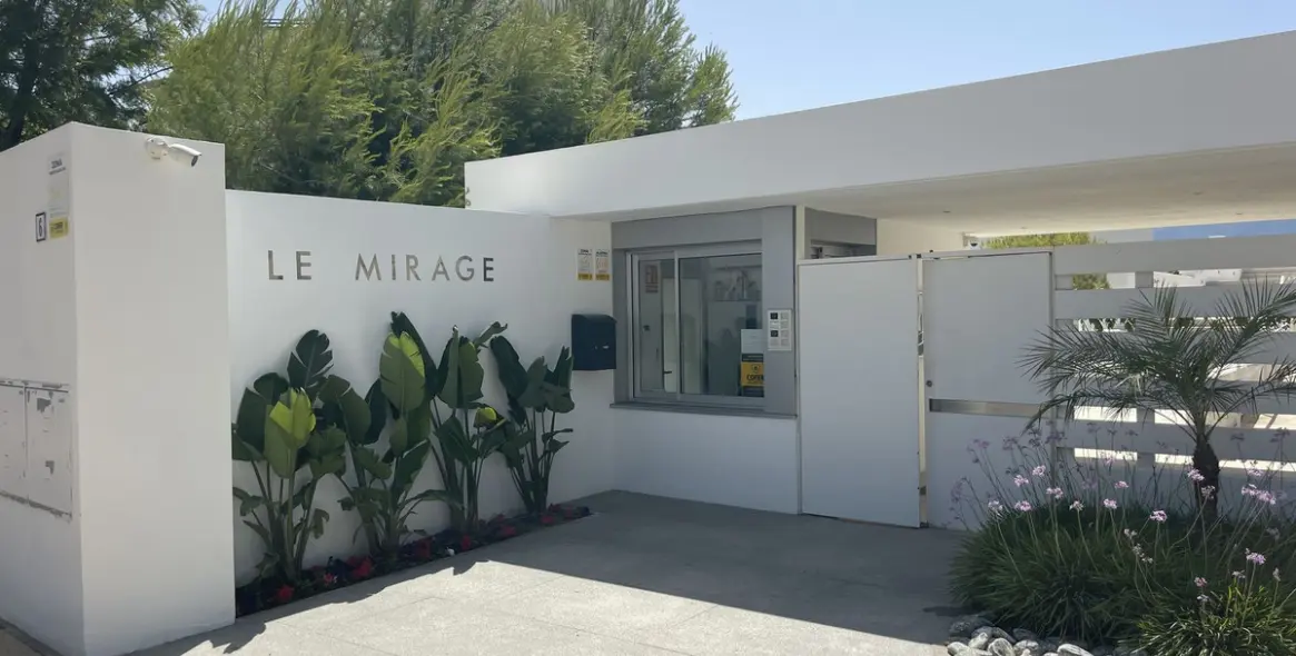 Sale of penthouse in Estepona 1