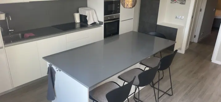 Penthouse R5132107 3