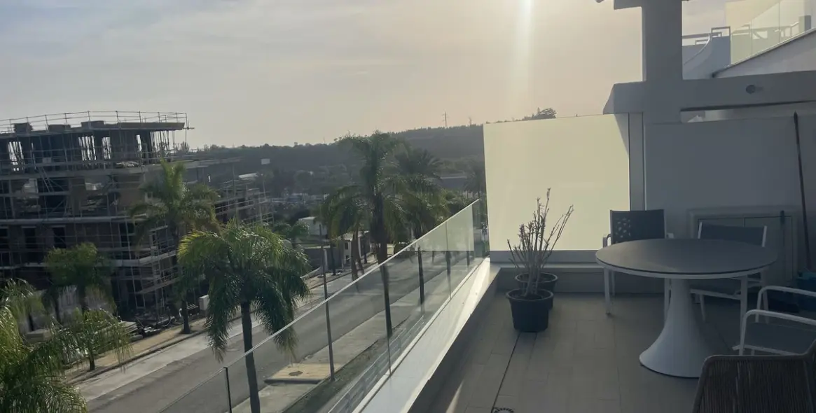 Sale of penthouse in Estepona 11