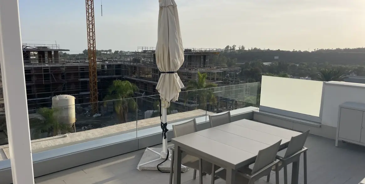 Sale of penthouse in Estepona 14