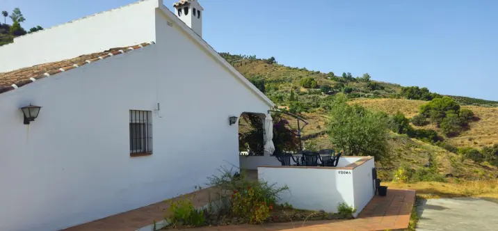 Sale of detached villa in Cómpeta 2