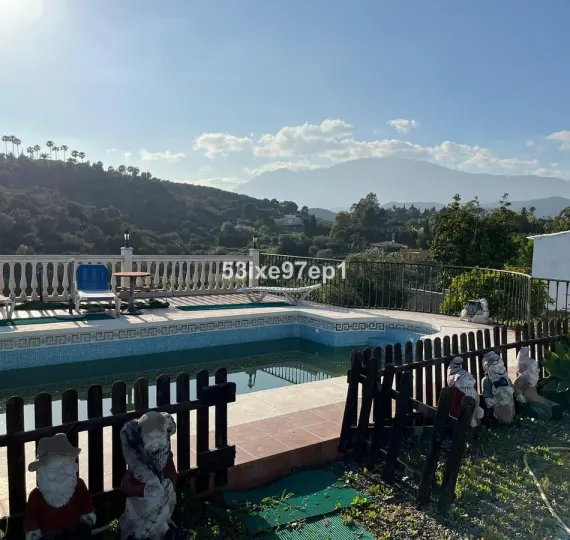 Venta de finca - cortijo en Estepona