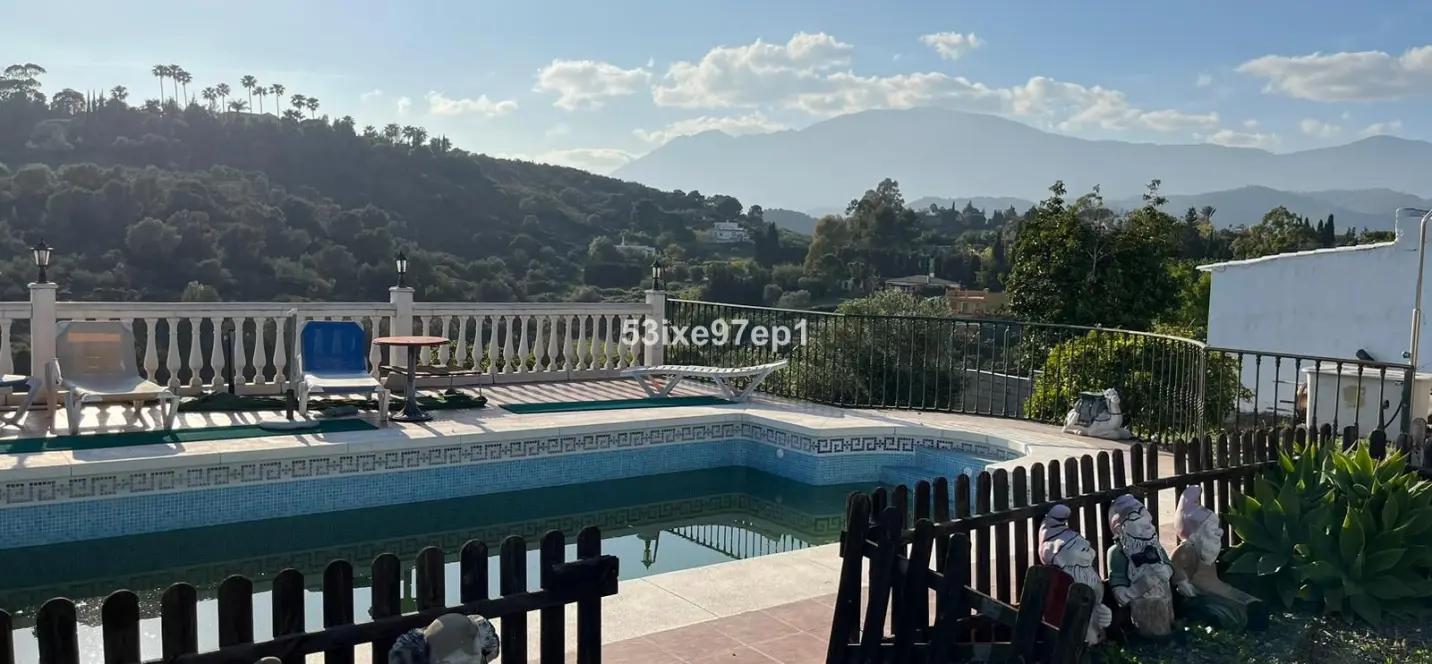 Sale of finca - cortijo in Estepona 2