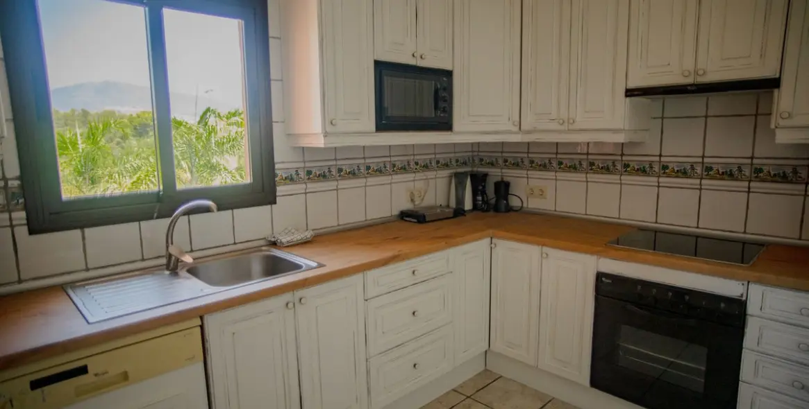 Продажа апартаментов на среднем этаже в El Paraiso 26