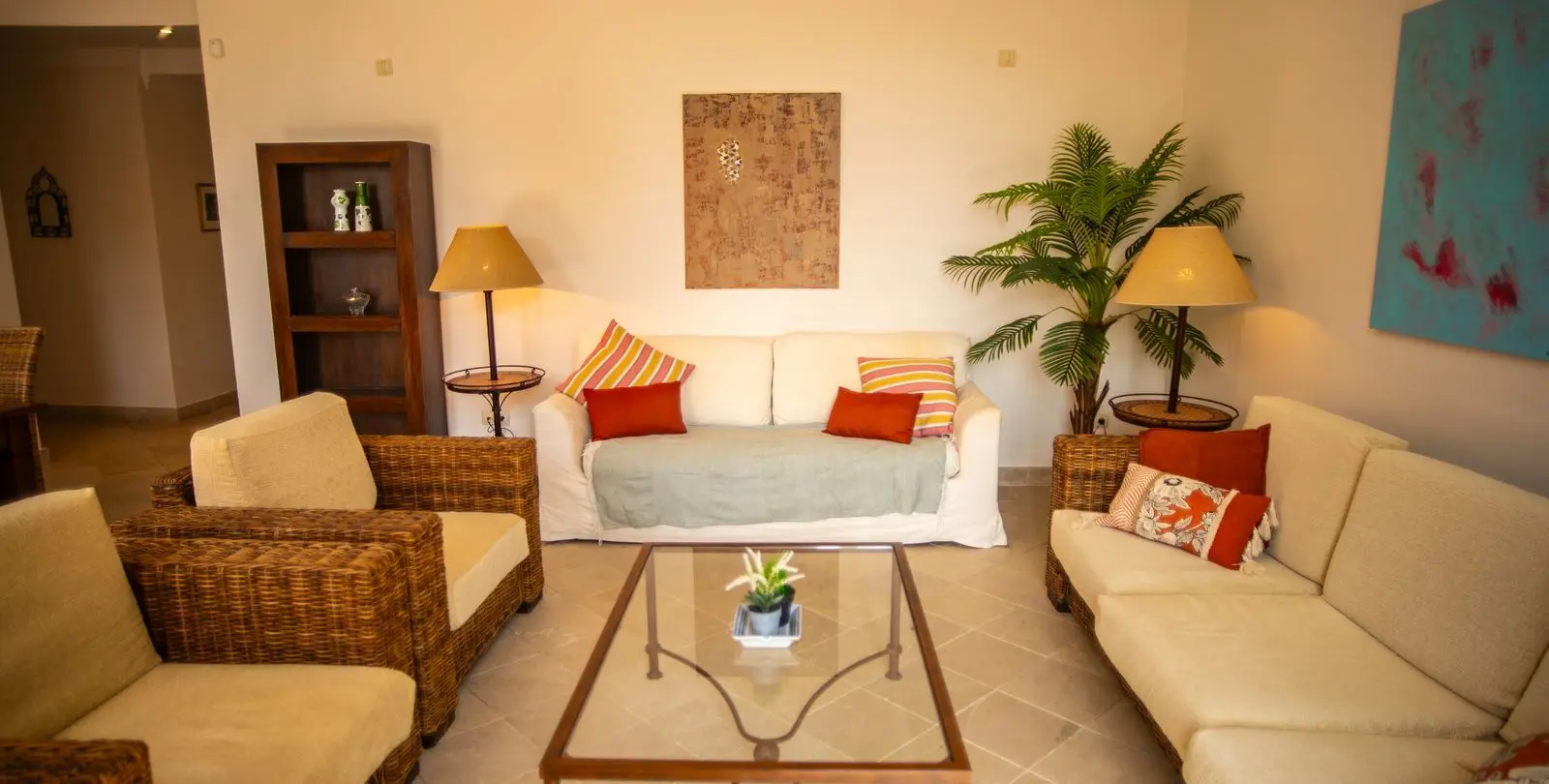 Sale of middle floor apartment in Cancelada 8