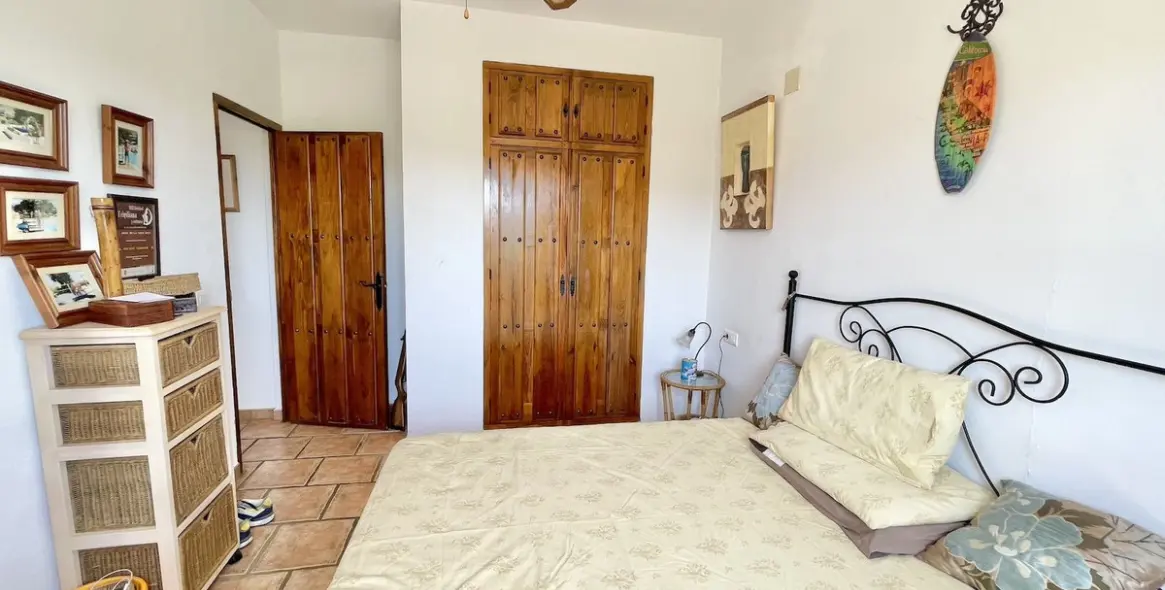 Sale of detached villa in Periana 16