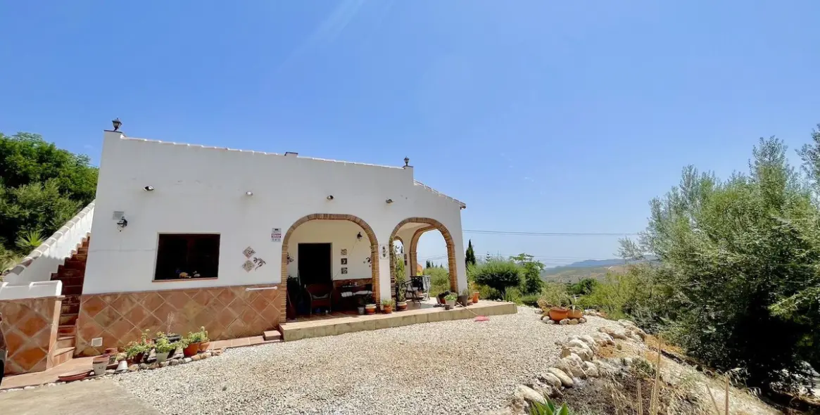 Sale of detached villa in Periana 24