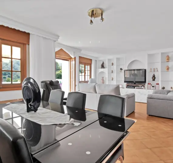 Sale of duplex in Benahavís