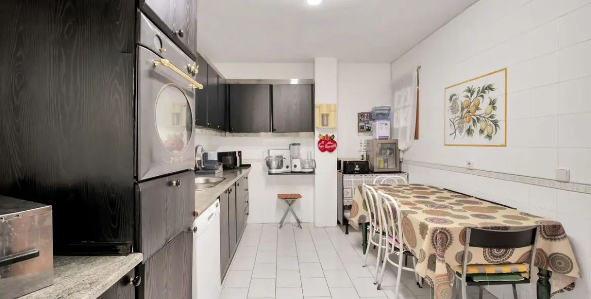 Продажа двухуровневых апартаментов в Benahavís 23