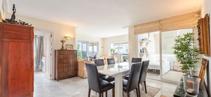 Sale of middle floor apartment in Bel Air 2