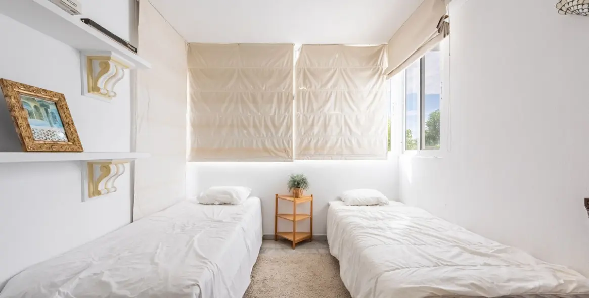 Продажа апартаментов на среднем этаже в Bel Air 15