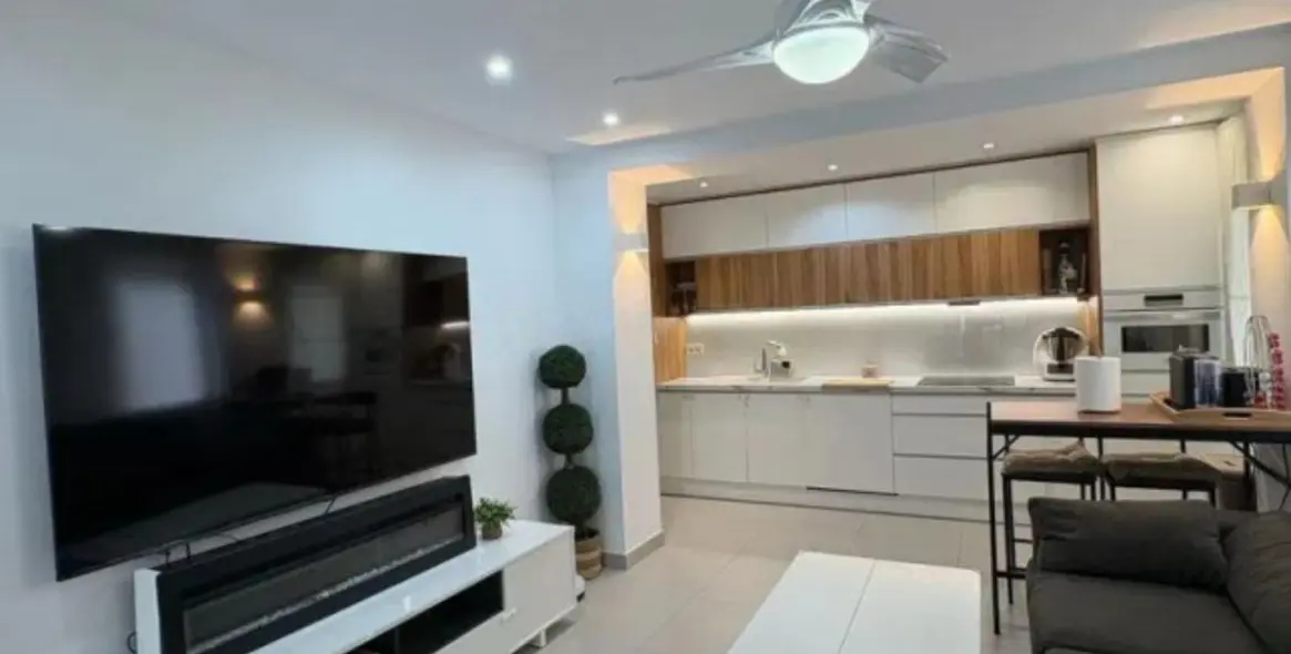 Sale of middle floor apartment in Marbella 3