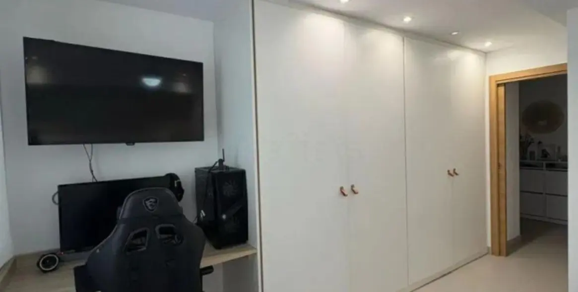 Sale of middle floor apartment in Marbella 10