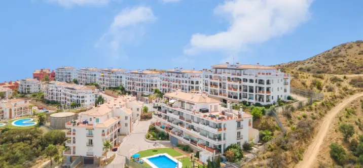 Sale of ground floor apartment in Calahonda 0