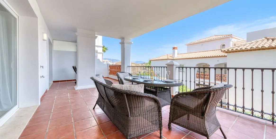 Sale of ground floor apartment in Calahonda 3