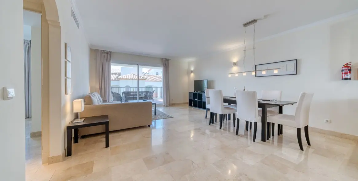Sale of ground floor apartment in Calahonda 8