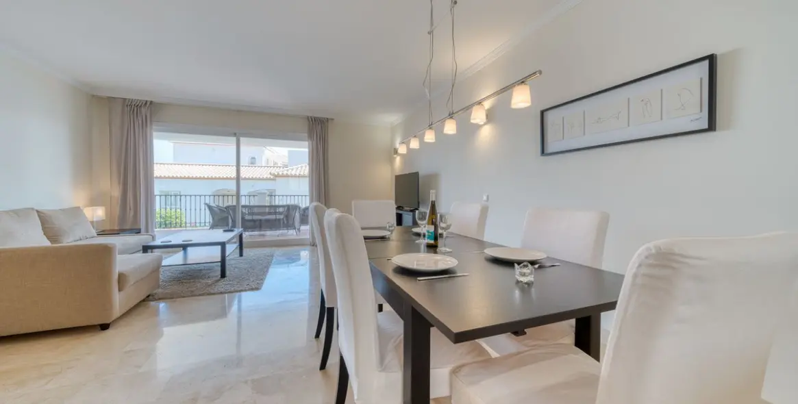 Sale of ground floor apartment in Calahonda 11