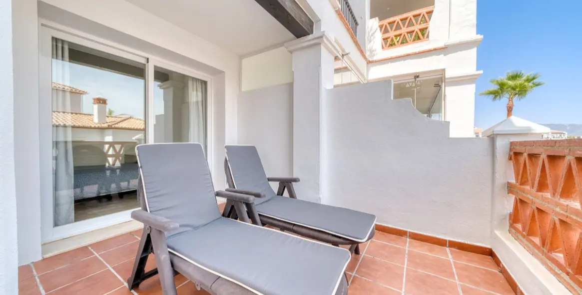 Sale of ground floor apartment in Calahonda 21