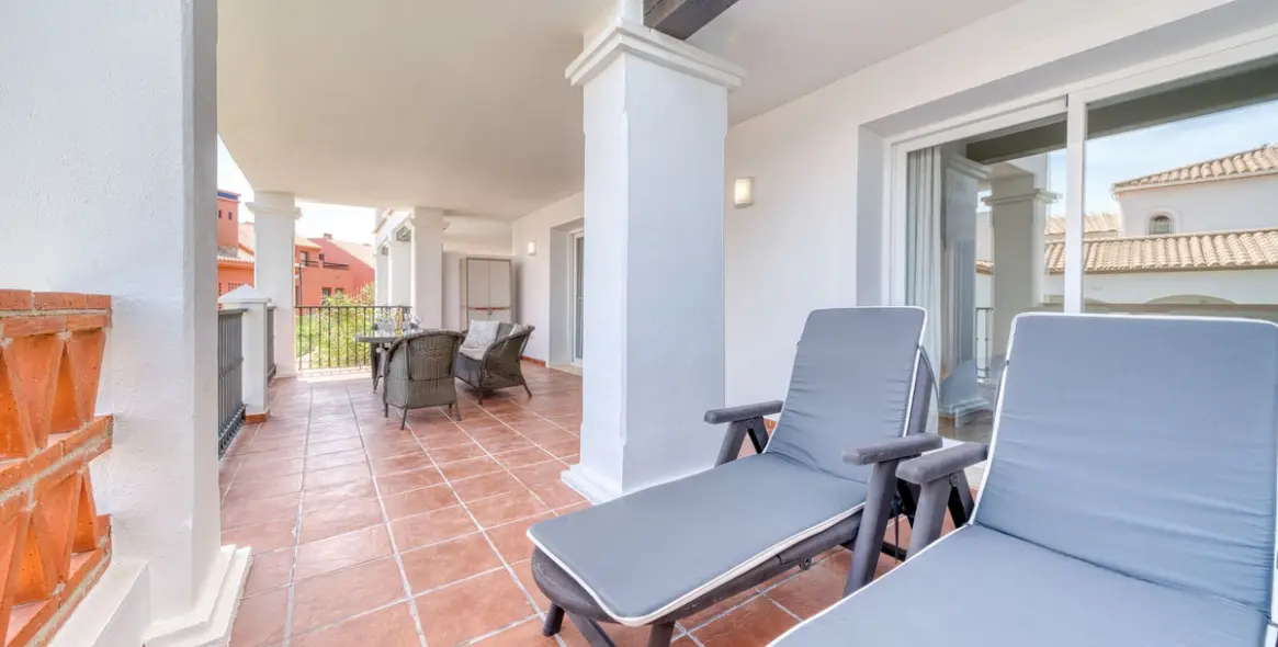 Sale of ground floor apartment in Calahonda 22