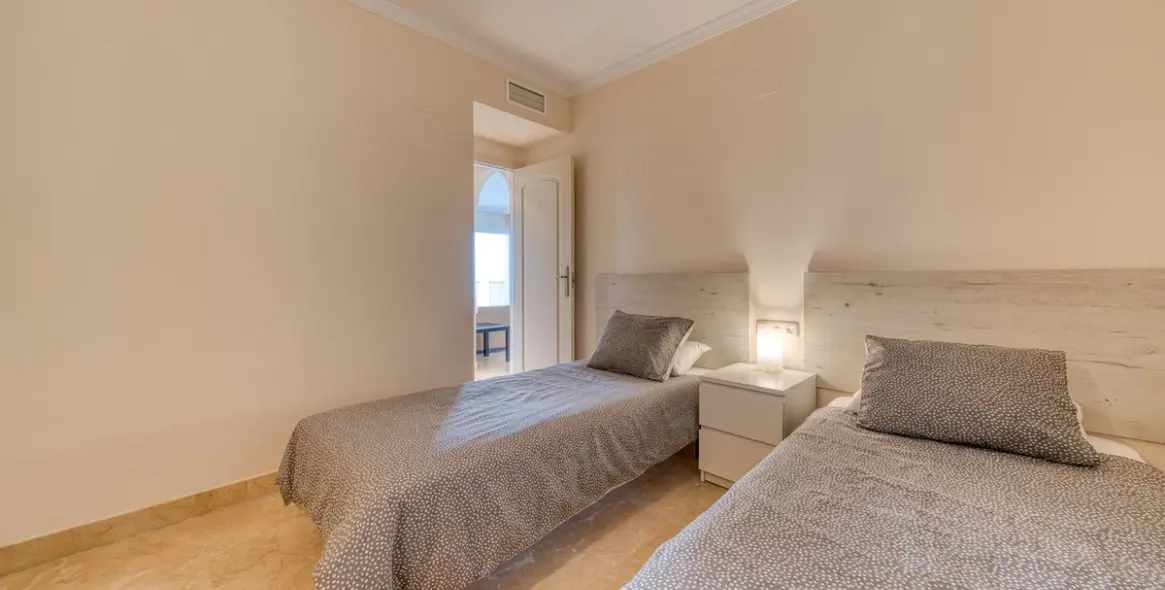 Sale of ground floor apartment in Calahonda 28