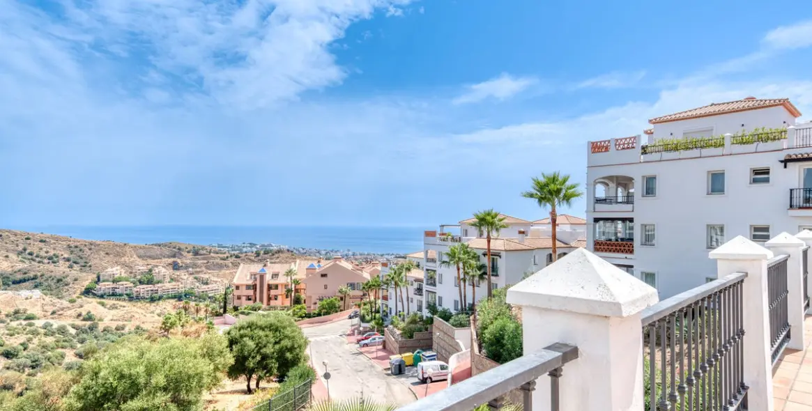 Sale of ground floor apartment in Calahonda 35