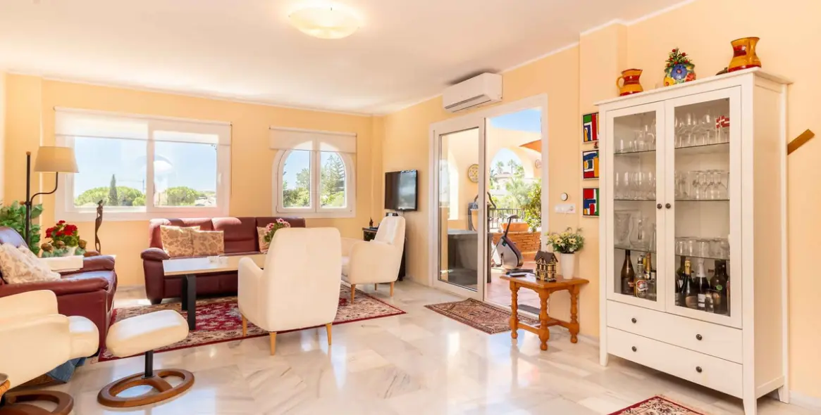 Sale of penthouse in Sierrezuela 8