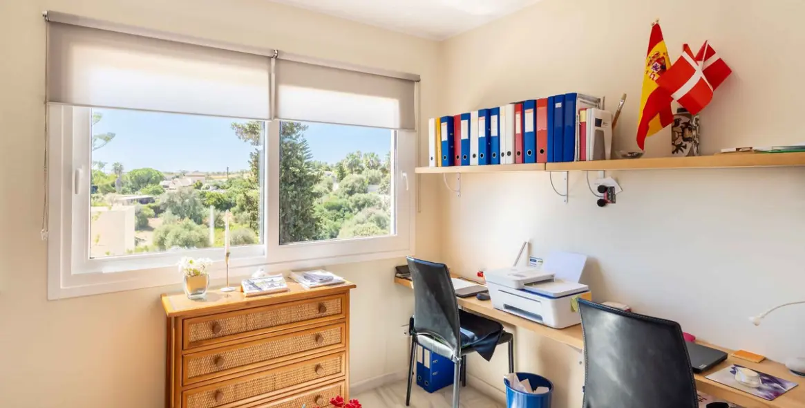 Sale of penthouse in Sierrezuela 12