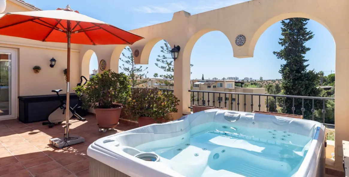 Sale of penthouse in Sierrezuela 19