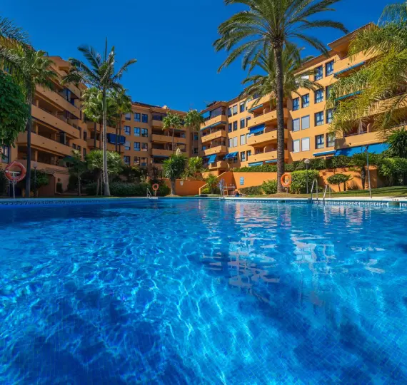 Sale of penthouse in La Duquesa