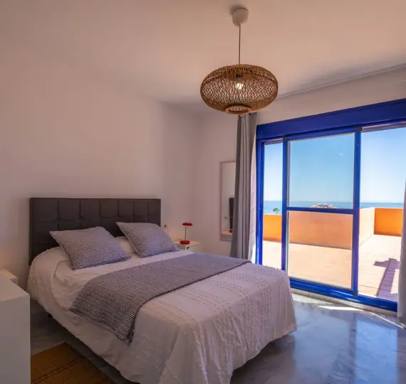 Sale of penthouse in La Duquesa