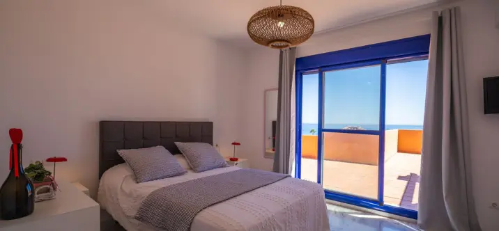 Sale of penthouse in La Duquesa 4