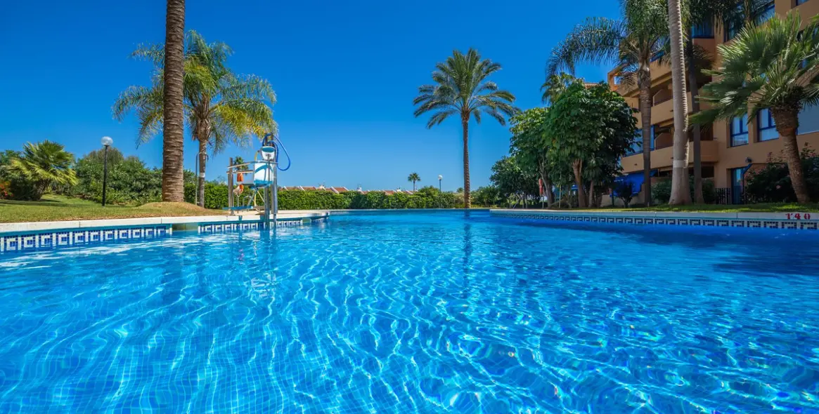 Sale of penthouse in La Duquesa 8