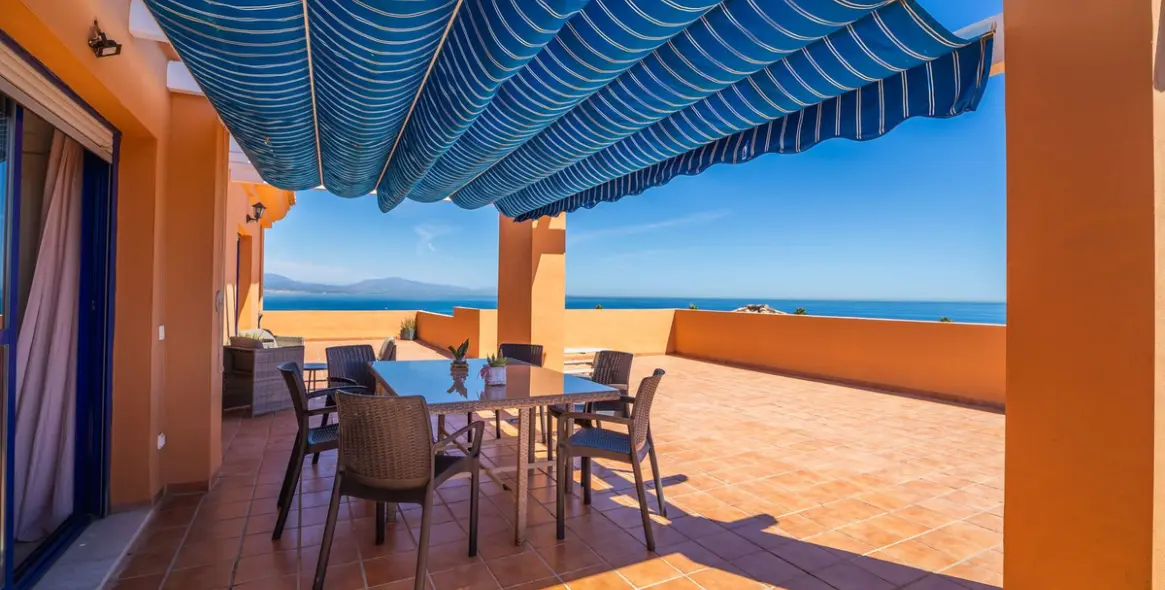 Sale of penthouse in La Duquesa 10