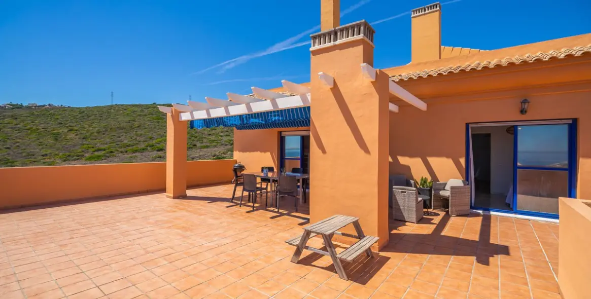 Sale of penthouse in La Duquesa 12