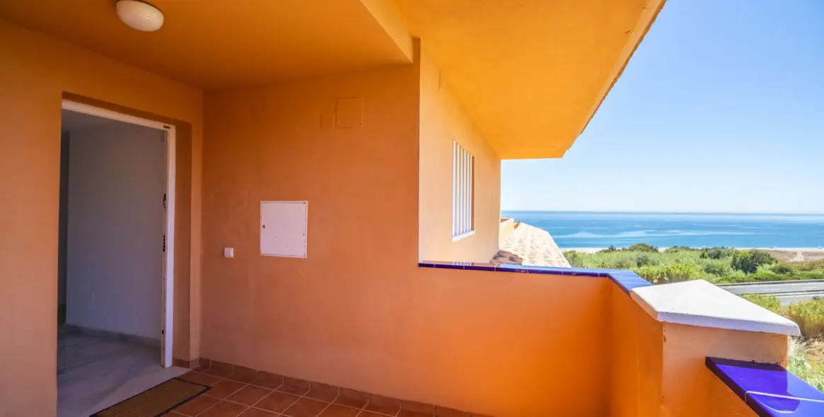 Sale of penthouse in La Duquesa 16