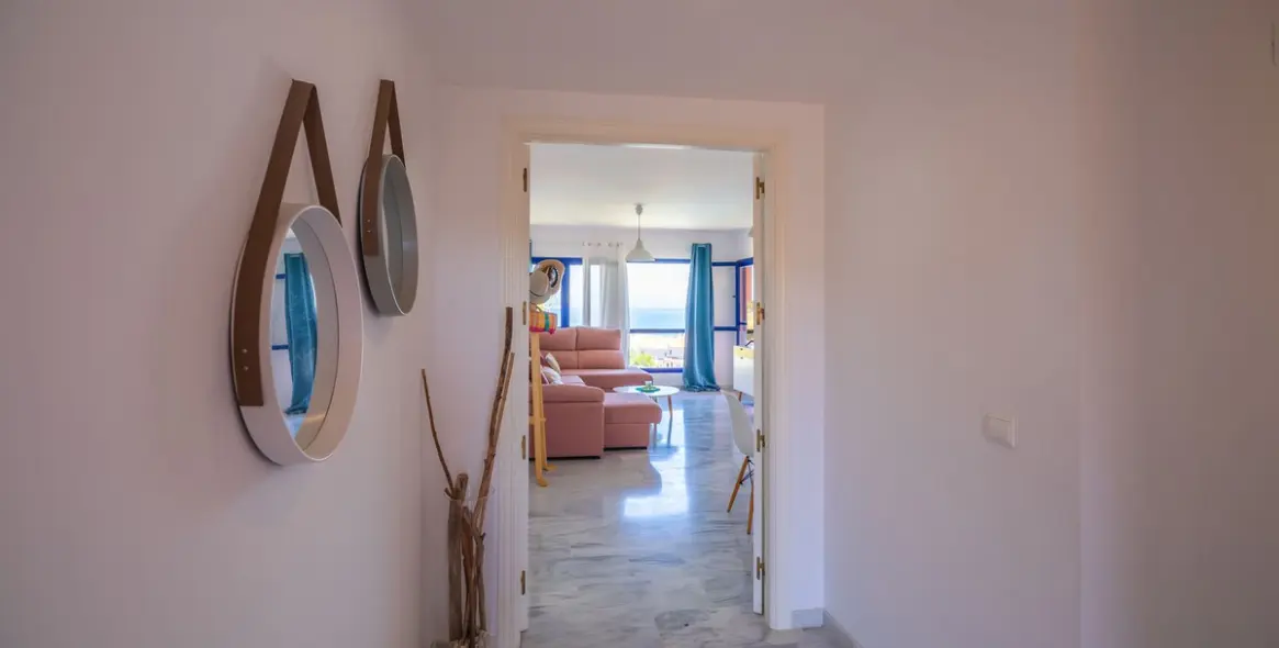 Sale of penthouse in La Duquesa 17