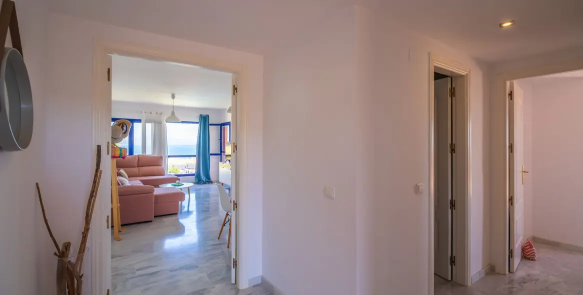 Sale of penthouse in La Duquesa 18