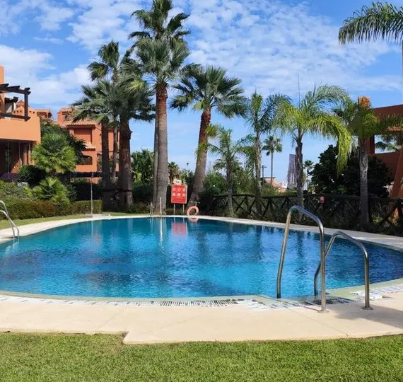 Апартаменты на первом этаже R5167165