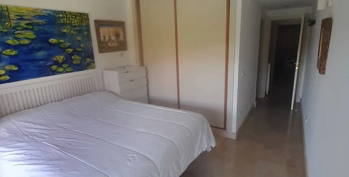 Sale of ground floor apartment in Estepona 16