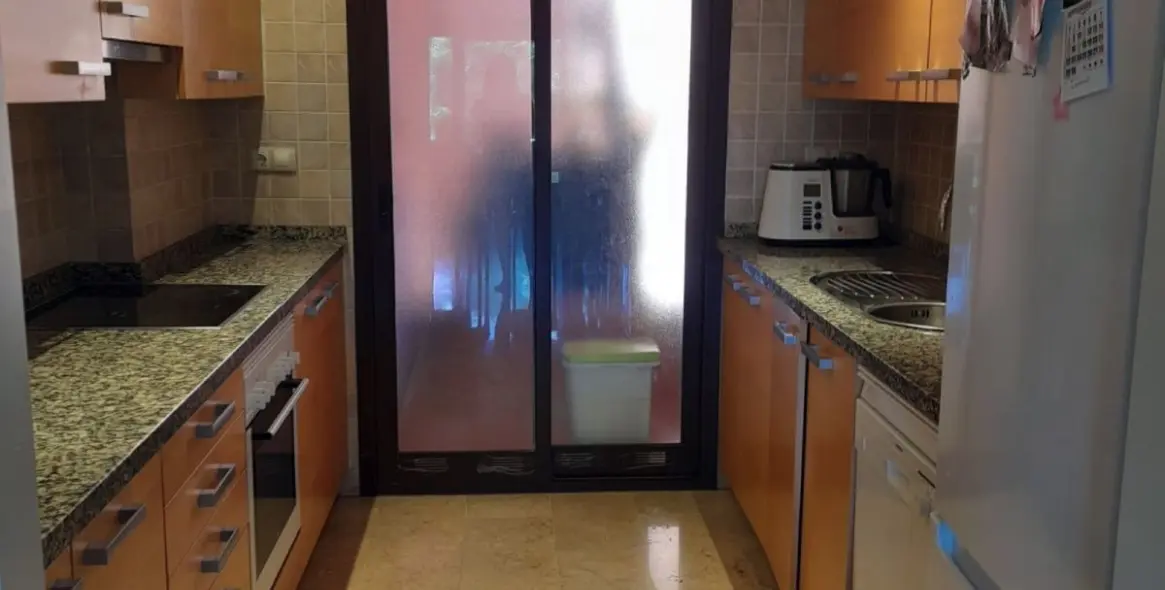 Sale of ground floor apartment in Estepona 17