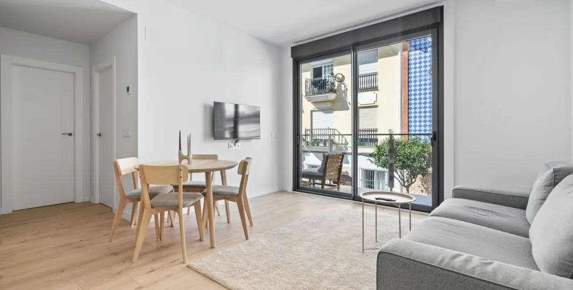 Sale of middle floor apartment in Fuengirola 1