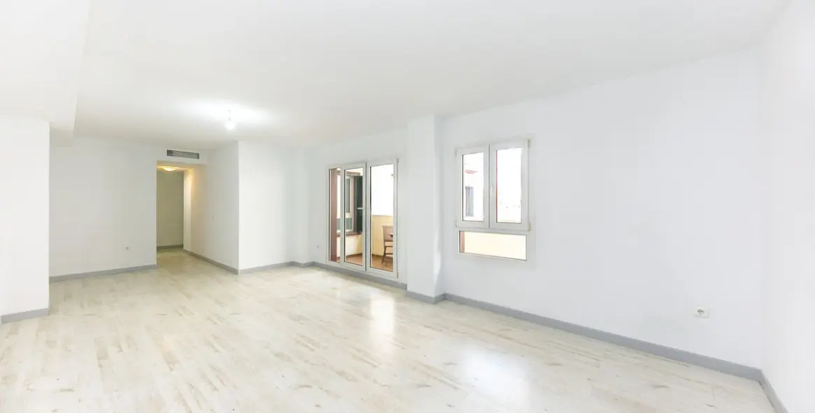 Продажа апартаментов на среднем этаже в Torrequebrada 3