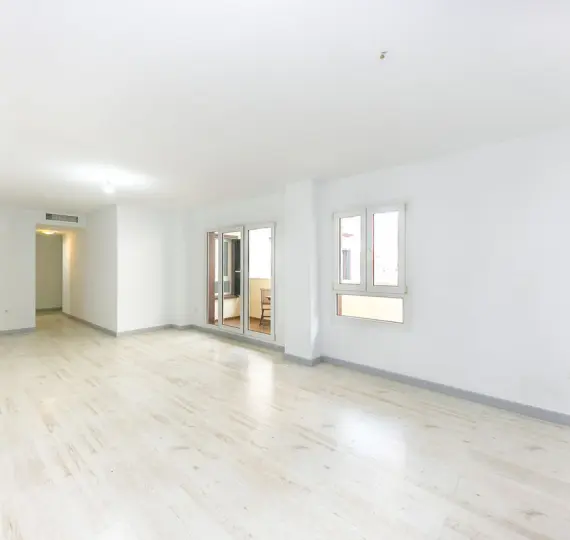 Продажа апартаментов на среднем этаже в Torrequebrada