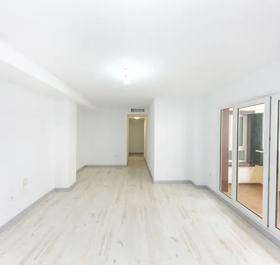 Продажа апартаментов на среднем этаже в Torrequebrada